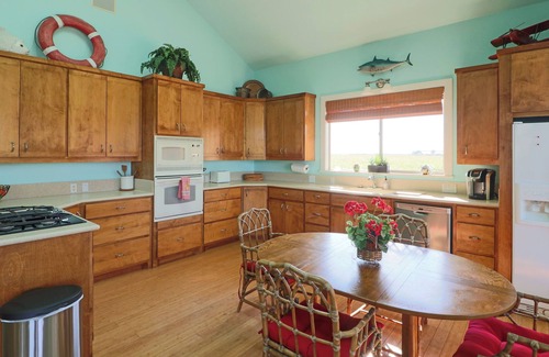 Tool House | Lakefront Private Beach Luxury Home on Cedar Creek Lake