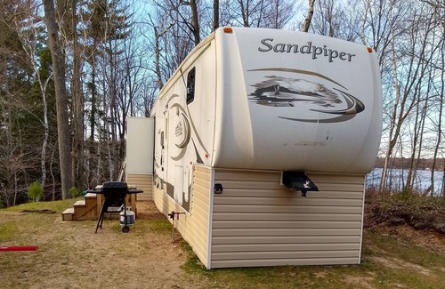 Le Roy House | Lakefront private camping.