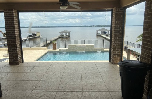 Lake Houston House | Lakefront Property -Small Gatherings