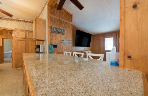 Cotton Gin House | Lakefront Property with a pool & hot tub!
