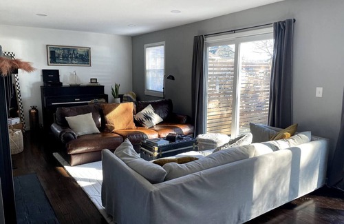 Enfield House | Lakefront Property with Scenic View - All Seasons!