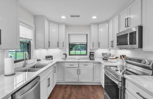 Troutman House | Lakefront Retreat | Private Dock & Fire Pit