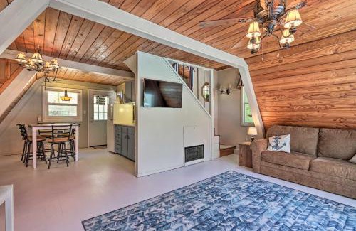 Rocky Mount House | Lakefront Rocky Mount Cabin with Dock and Kayaks!