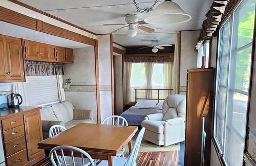Parry Sound House | Lakefront RV Cottage in Parry Sound #3