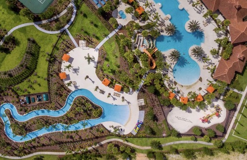 Loughman House | Lakefront Sunsets, Private Pool, Lazy River, Clubhouse & 24~7 Owner Support