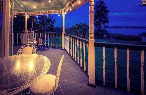 Haines City House | Lakefront Victorian House for Time Travelers & Event