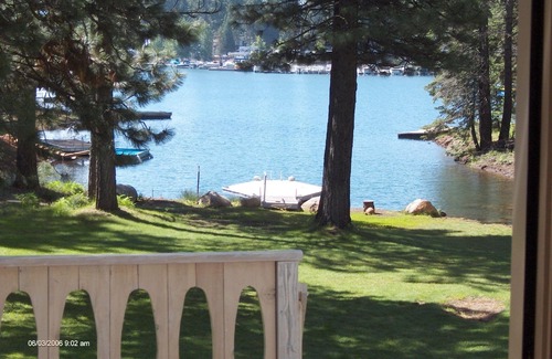 Peninsula Village House | LAKEFRONT Victorian on Lake Almanor 🌞 PRIVATE DOCK