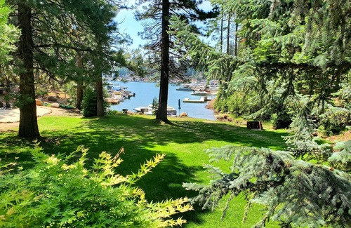Peninsula Village House | LAKEFRONT Victorian on Lake Almanor 🌞 PRIVATE DOCK