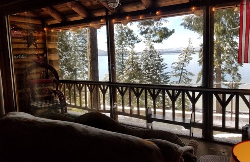 East Shore Cabin | Lakefront views! Rustic Log Cabin Getaway
