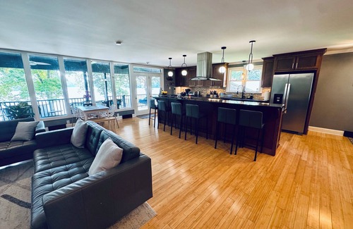 Leasburg House | Lakefront with Million Dollar Views on HYCO Lake
