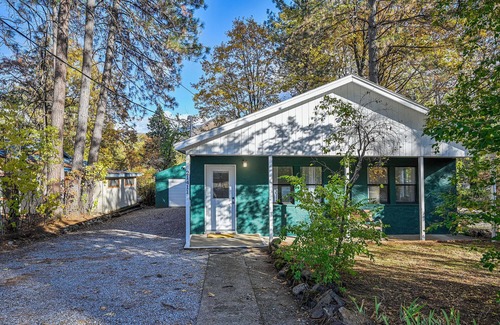 Lakehead-Lakeshore House | Lakehead Bungalow + full RV hookups at Lake Shasta