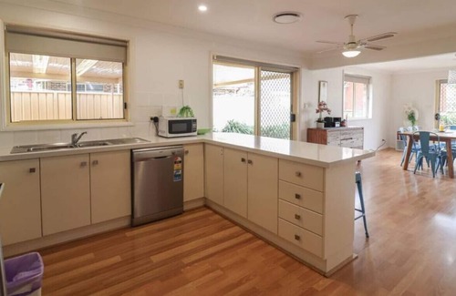 Swansea House | Lakelandia - Family house with pool!