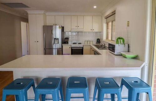 Swansea House | Lakelandia - Family house with pool!