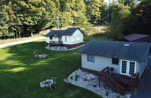 Ludington Cottage | Lakelure Cottages - Bluegill