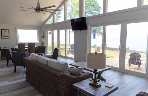 Madison-on-the-Lake Cottage | LakePointe Shores #2 Charming 4-bedroom cottage in delightful Madison