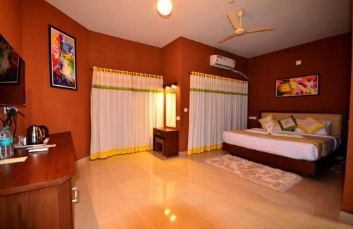 Vazhavatta House | LakeRose Wayanad Resort - Lake view