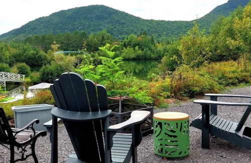 Saint-Brigitte-de-Laval Apartment | Lakeside Getaway #4 | Spa Sauna Firepit