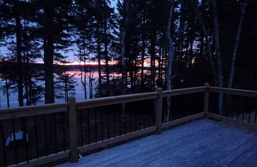 Sullivan House | Lakeside 2-bedroom house in Sullivan with WiFi and AC.