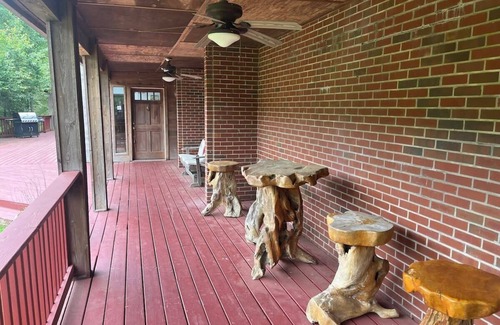 Franklin Cabin | Lakeside 2 bedroom suite in Nature Retreat LL23