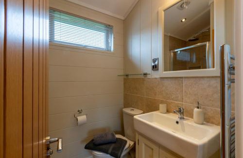 Troutbeck Bridge Resort | Lakeside 4 Lodge