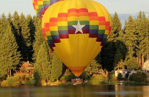 Woodinville House | Lakeside Apartment - Picturesque and Peaceful