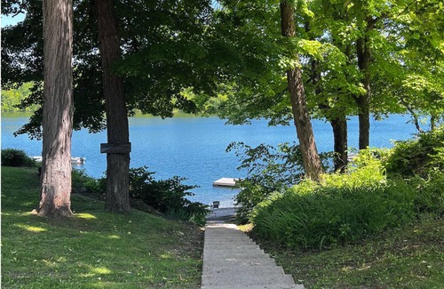 Frontenac Cottage | Lakeside Bliss & Adventure: Cozy Whippoorwill Cottage on Crow Lake!
