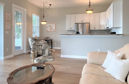 Lutz House | Lakeside Breeze Waterfront Home FREE KAYAKS!