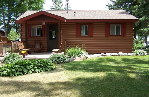 Chief Lake Cabin | Lakeside Cabin & Paddle Craft