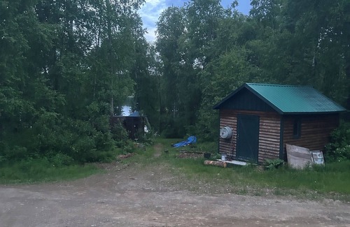 Talkeetna Cabin | Lakeside cabin with WiFi in Talkeetna. Canoe launch, float, banya.