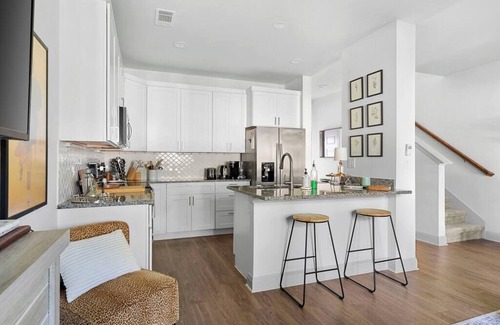 Point Venture House | Lakeside Charm at Casa Carmen by the Golf Course