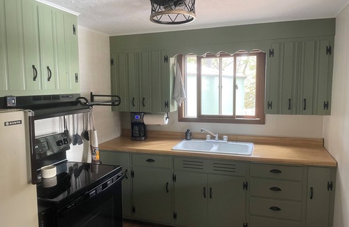 Crivitz Cottage | Lakeside, charming 2-bedroom cottage in fantastic Crivitz with WiFi