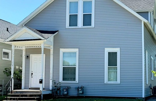 Nelson Apartment | Lakeside & Downtown Stroll Retreat