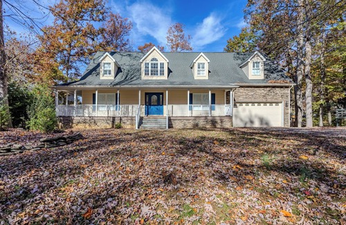 Locust Grove House | Lakeside Escape- it is a quiet and peaceful space, with beautiful views!