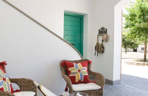 Zona LIX Polline Martignano Apartment | Lakeside Farmhouse Apartment in Rome, Potrero Grande - Owl Apartment
