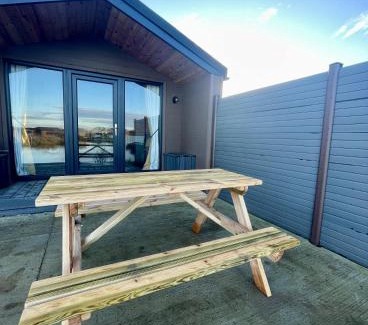 Boston Resort | Lakeside Fishing Retreats