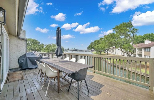 Walden on Lake Conroe House | Lakeside Getaway * Quiet Canal * 2 Story Deck