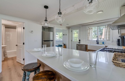 Sackets Harbor House | Lakeside Haven- Sackets Harbor, Firepit, Bikes, Updated cottage