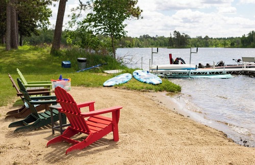 Nevis Cabin | Lakeside hideaway in the woods