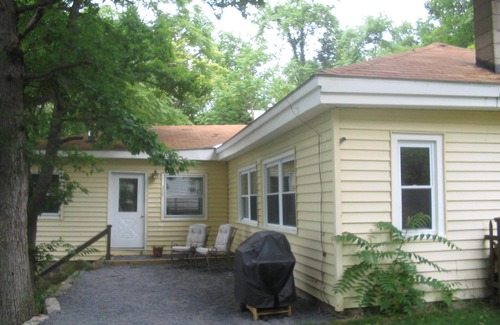 Valois House | Lakeside Home with 70' Lake Frontage and Kayaks