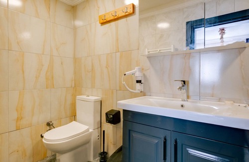 Tosya House | Lakeside Hotel in Dipsiz Lake - Doceia Modernacide