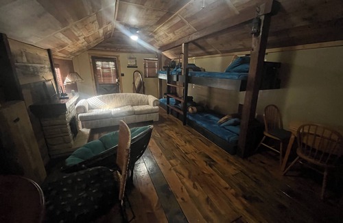Kingston Apartment | Lakeside Landing Guest House, Lake Access, Hiking, Starlink