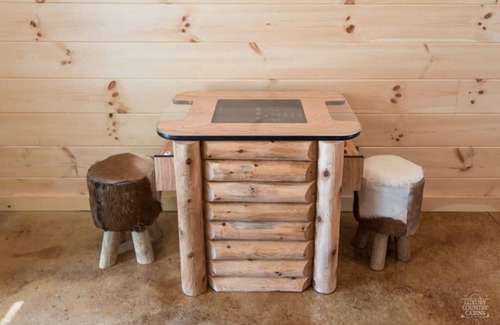 Keene Cabin | Lakeside Log Cabin | Hot Tub Arcade Views