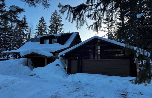 Tamarack Resort Cabin | Lakeside Log Cabin with Loft