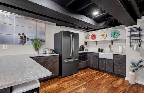 Oshkosh House | Lakeside Lux of Oshkosh- Lake/Games/10beds/Luxury