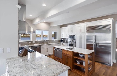 Osage Beach House | Lakeside Lux - Where EVERY Luxury Awaits