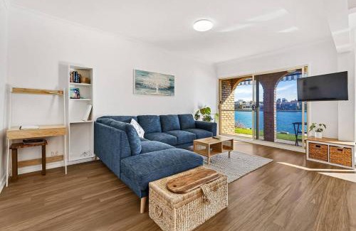 West Lakes House | Lakeside Mews