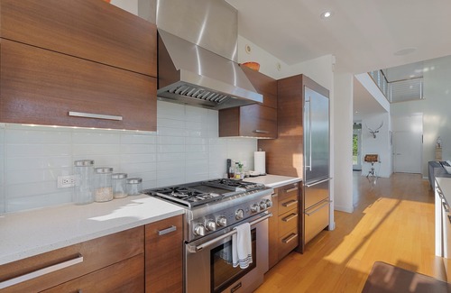 Copake Lake House | Lakeside Modern Escape Gym Kayaks Fireplace