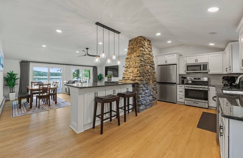 Cheshire House | Lakeside Oasis w/Kayaks & Charm