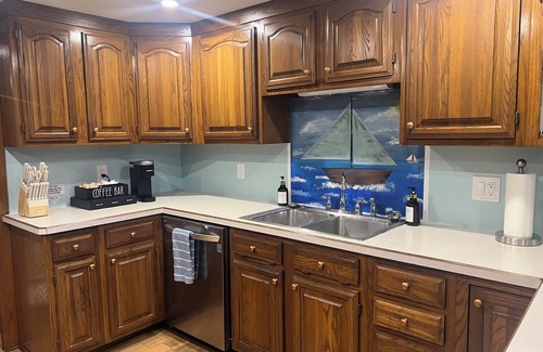 Harveys Lake House | Lakeside Retreat at the Boat launch!