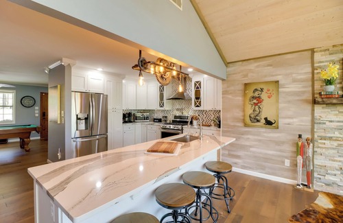 Higden House | Lakeside Retreat on 10 Secluded Wooded Acres at the Raccoon Lakehouse